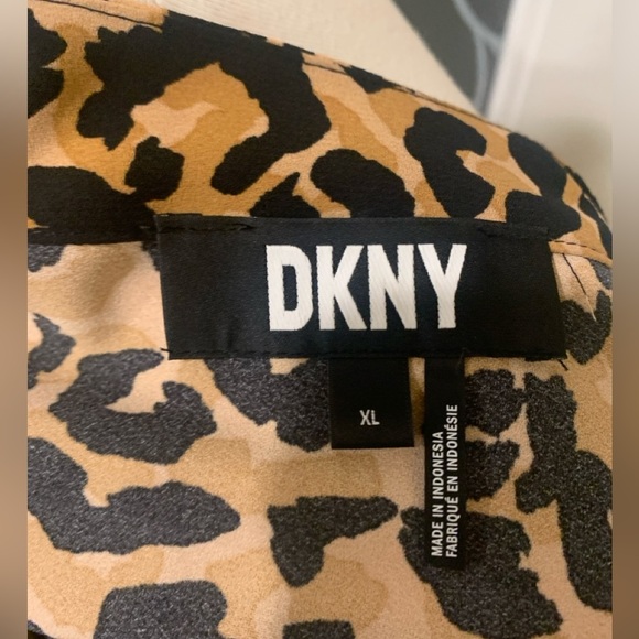 DKNY X-Large Animal Print Top - Picture 4 of 4